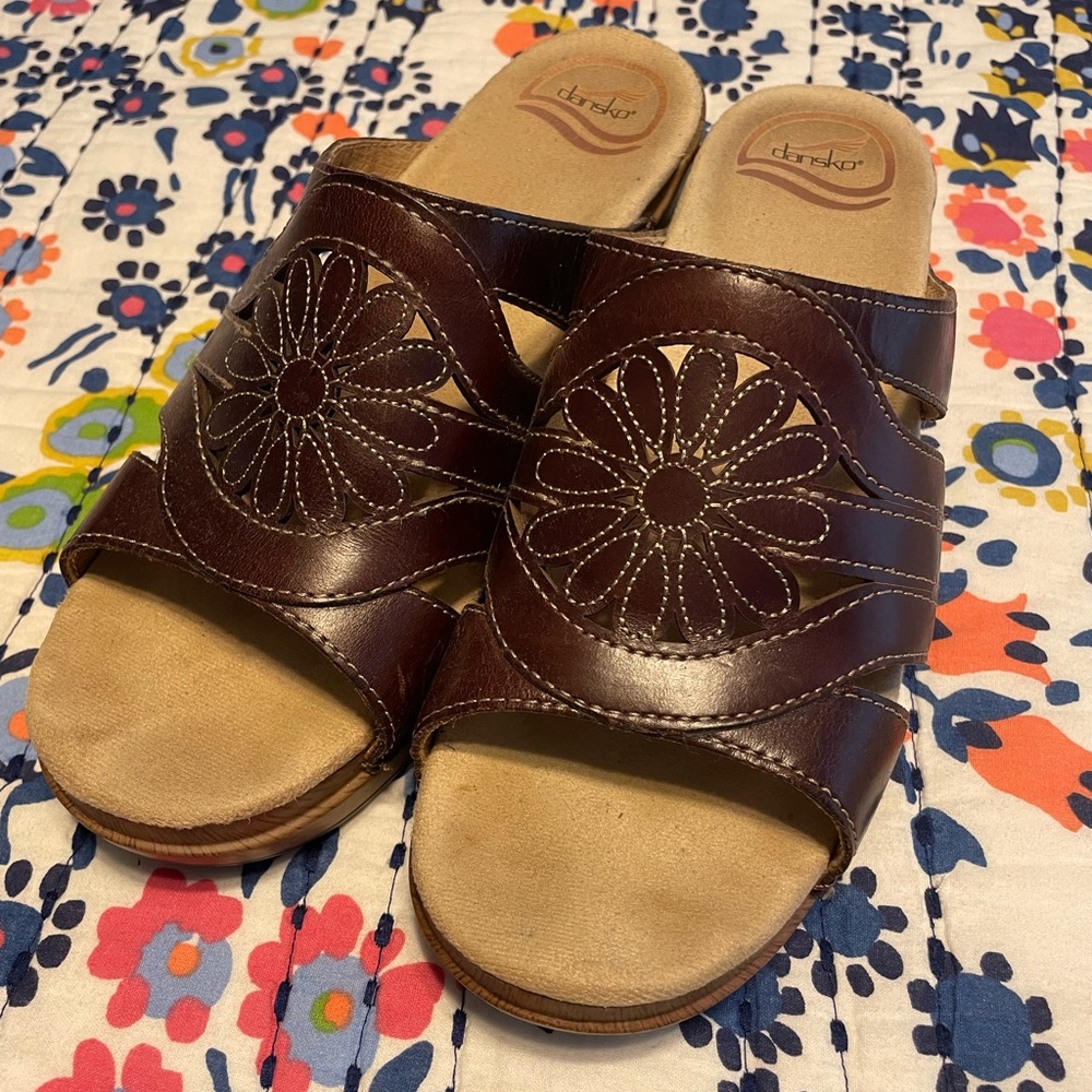 Dansko Suzy Leather Floral Sandals-Size 38